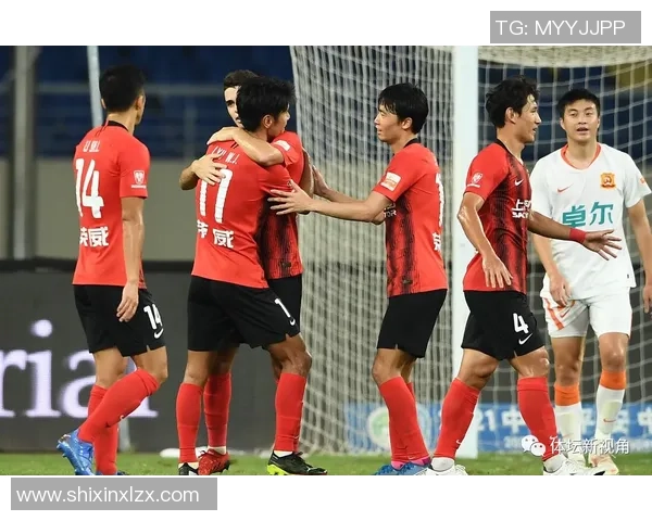 杭州足球队以63分领跑挑战赛积分榜展现强劲实力与团队合作精神 杭州足球队以63分领跑挑战赛积分榜展现强劲实力与团队合作精神